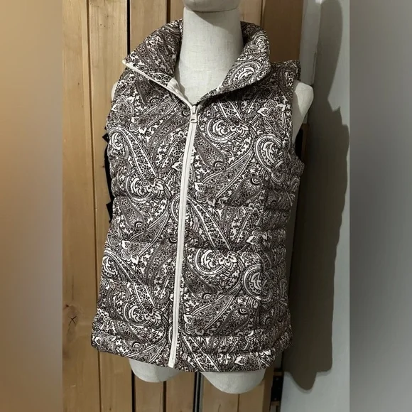 Lands’ End Paisley Quilted Puffer Vest XS | NWOT Zip Front Layering - Picture 3 of 8